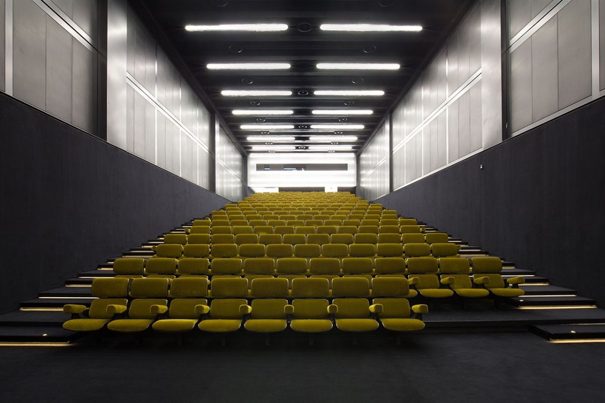 Prada Milano Cinema, OMA, 2015